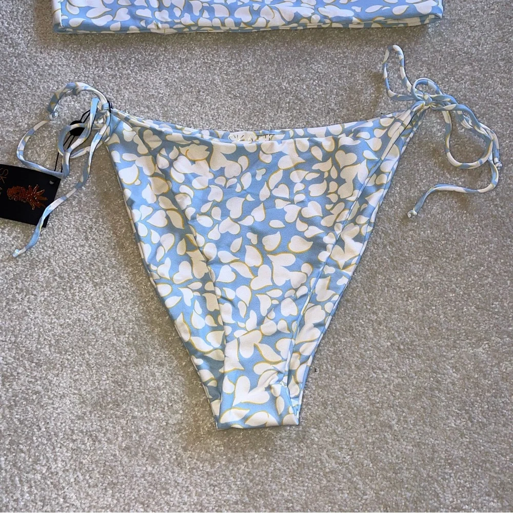 SKATIE Annie top and Vera bottom set in Nantucket 🩵 - Picture 3 of 9
